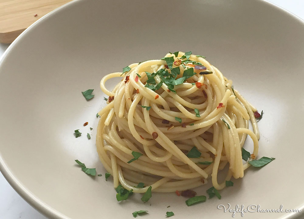 Spaghetti aglio, olio e peperoncino - Veglife Channel